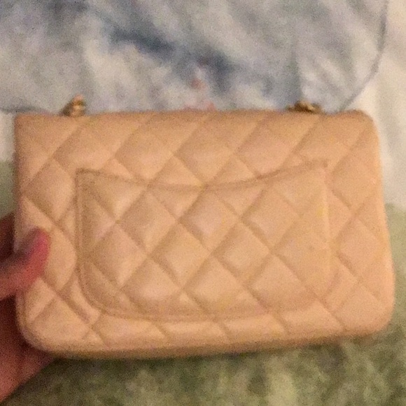 I’m selling the Chanel bag for cheep! - Picture 4 of 5